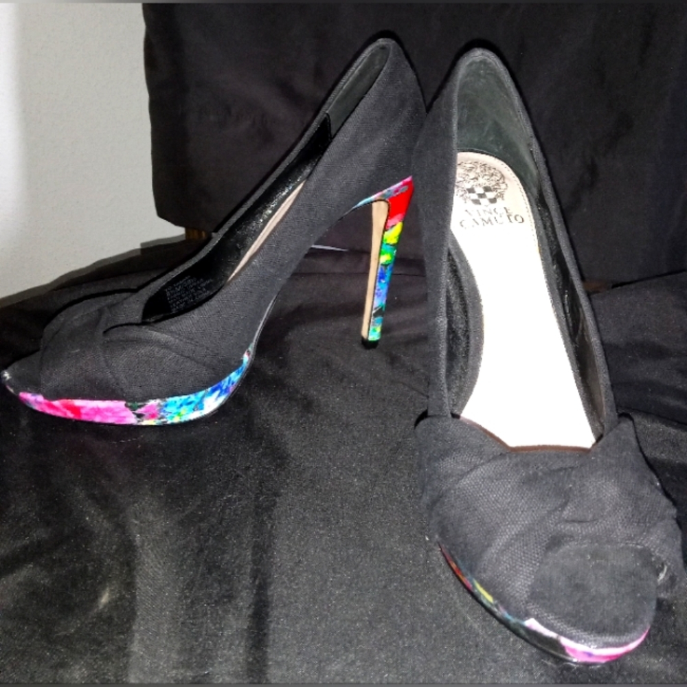Vince Camuto Black Platform Peep Toe Heels with Floral Print Accent Size 8.5
